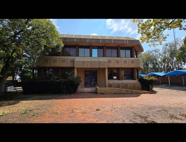6,241M² BUSINESS CENTRE FOR SALE IN HELDERKRUIN